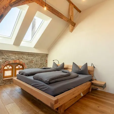 Edle Galeriewohnung Mit Kamin, Whirlwanne & Massagesessel - Fuer Kurzentschlossene